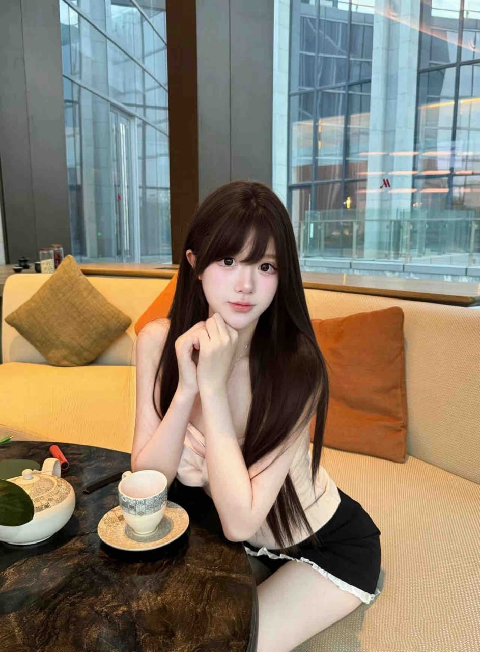 武汉外围 05年极品白嫩纯 乖巧可爱小巧玲珑