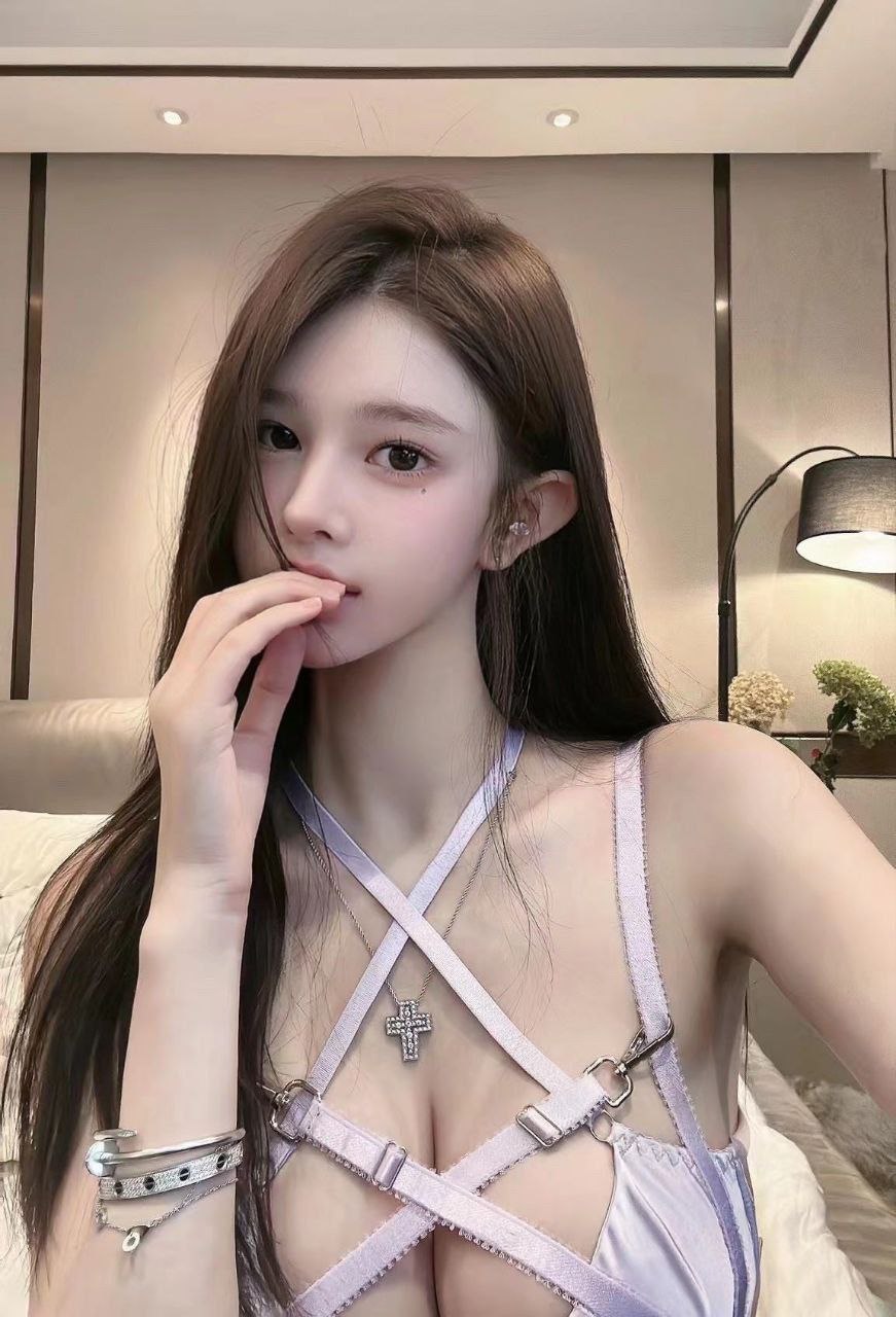 香港外围 极品纯欲女高 · 猫系女友感