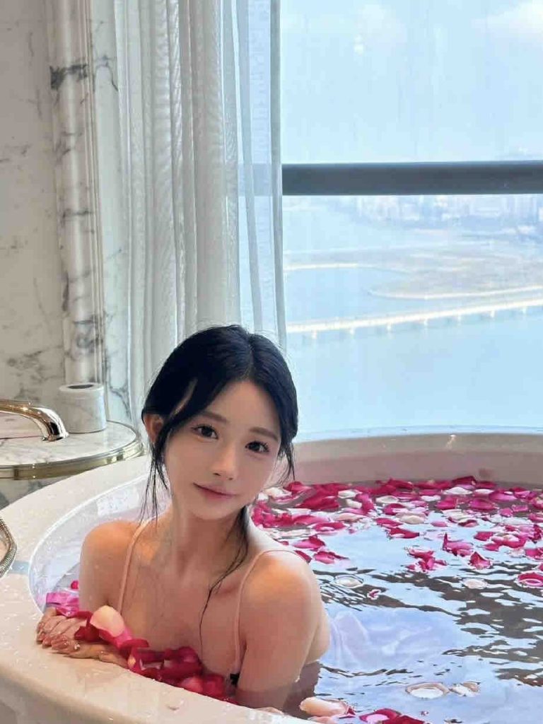 上海外围 170/F纯欲新人 童颜巨乳相关配图