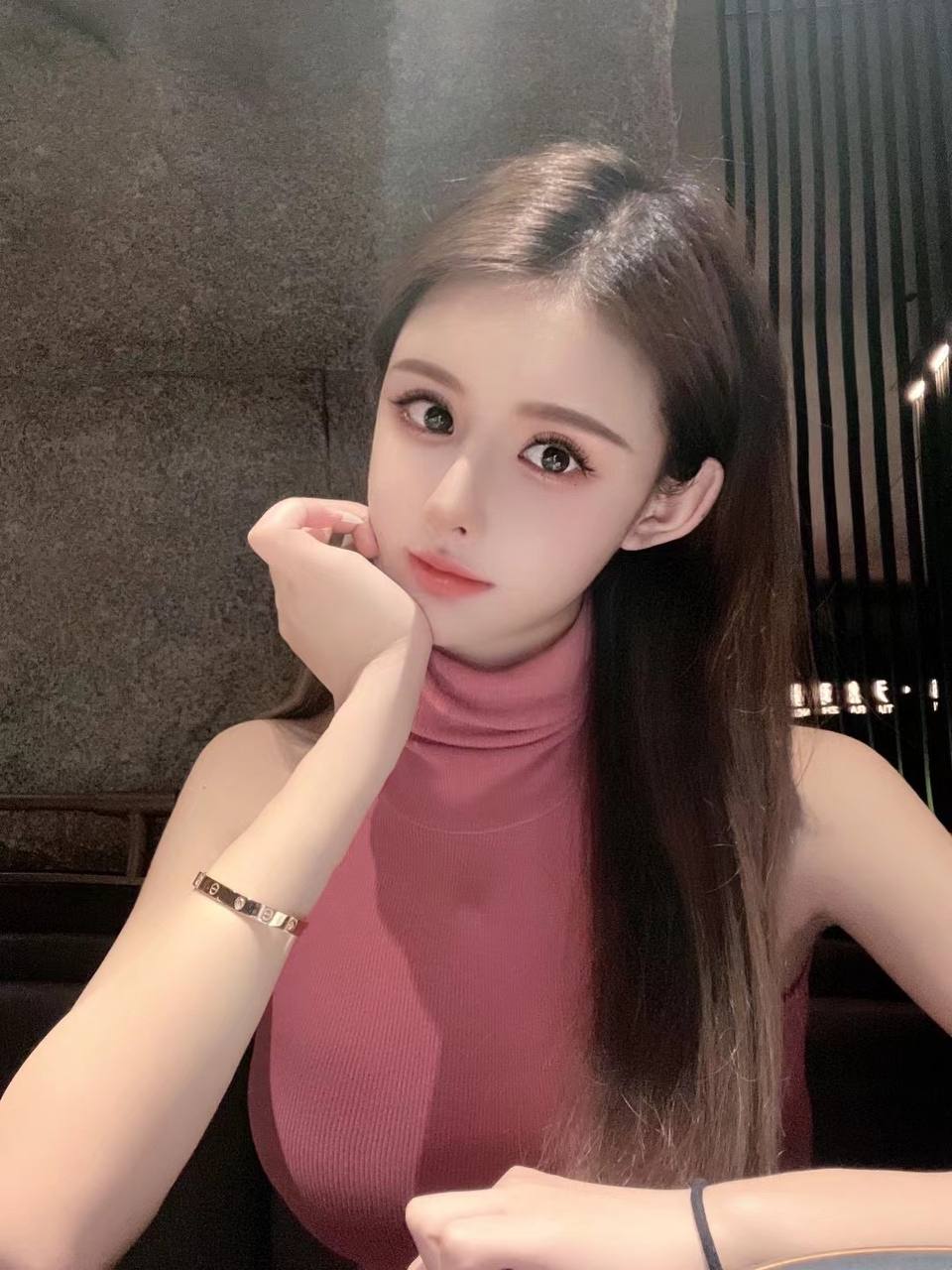 苏州外围170E 气质女神童颜巨乳