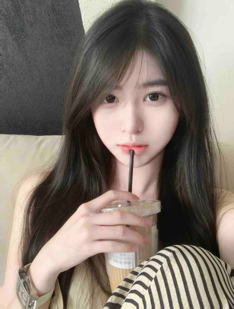 深圳外围 05年洋气少女 纯情女高相关配图