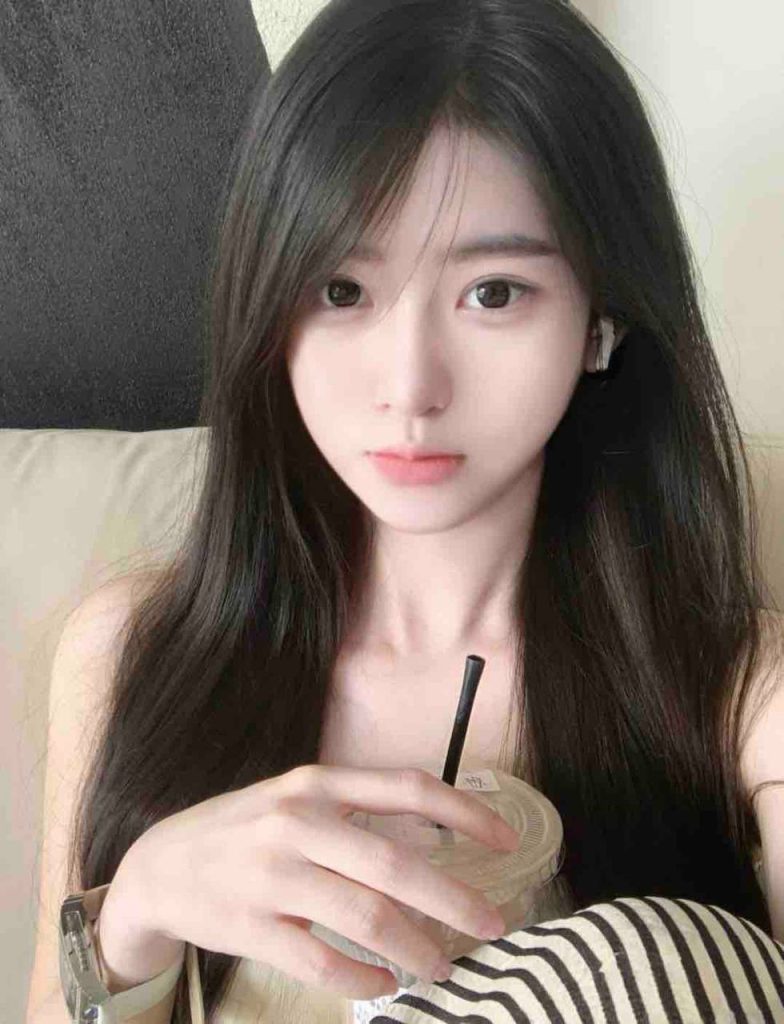 深圳外围 05年洋气少女 纯情女高相关配图