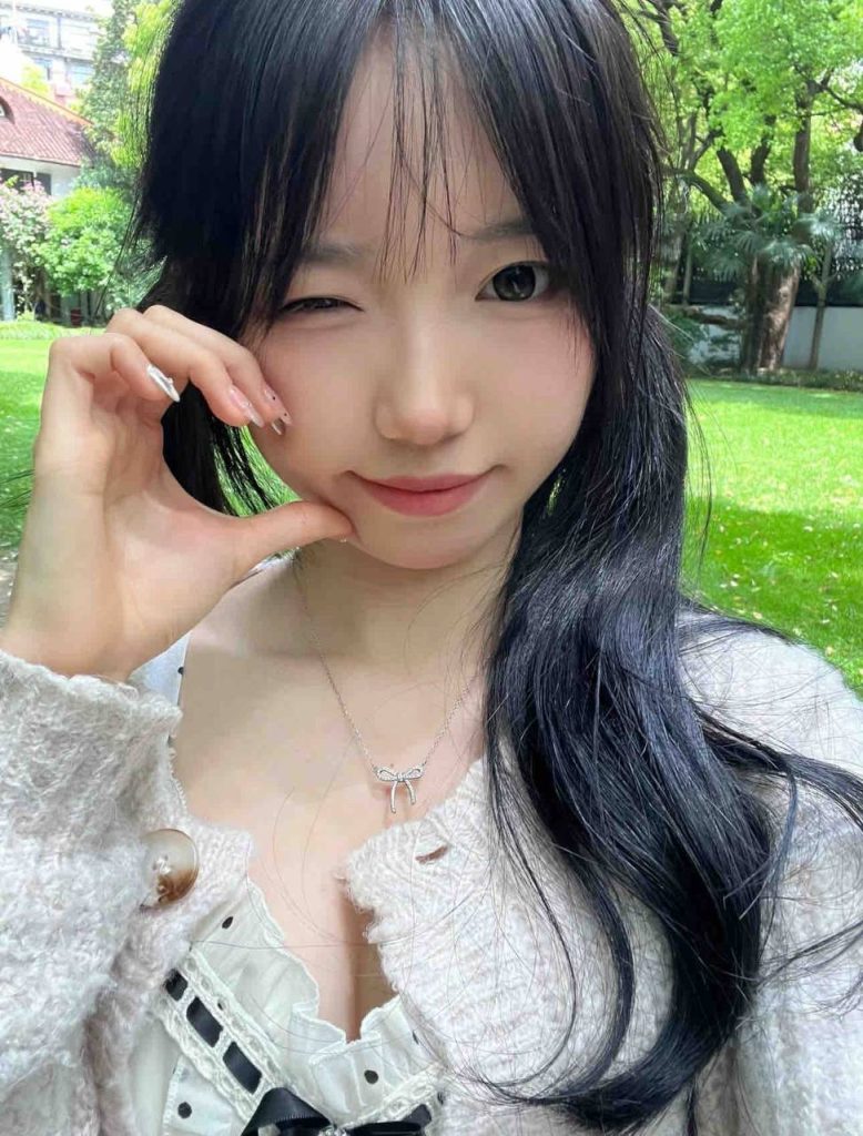 郑州外围 05新人小纯 白幼瘦小萝莉 声嗲身柔 天然白虎相关配图