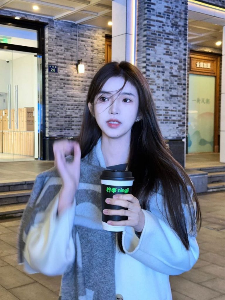 北京外围 极品美少女 电影学院在读学妹相关配图