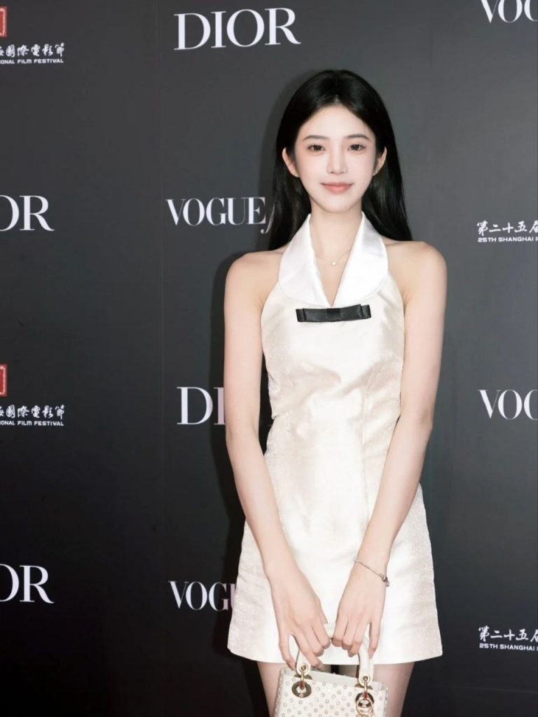 北京外围 极品美少女 电影学院在读学妹相关配图