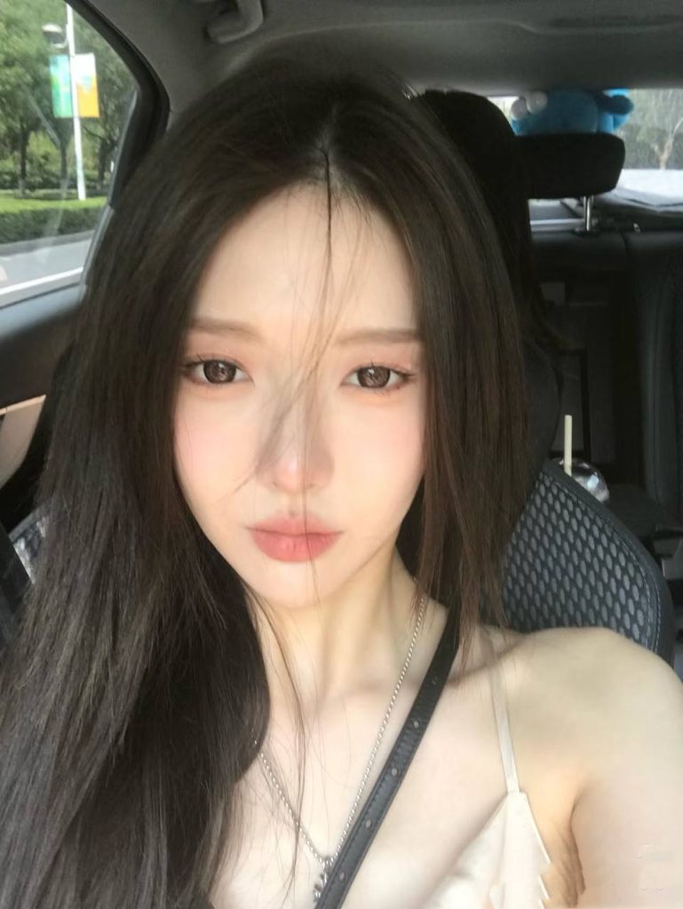 上海外围 03年清纯气质韩系氧气美女 真实在校生相关配图