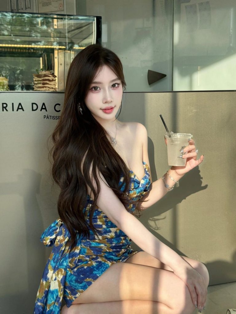 济南外围 00年极品网红御姐 清纯少女脸相关配图