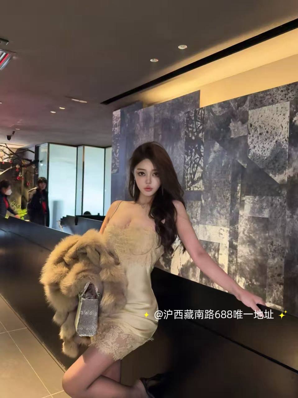 上海外围 美妆博主絕頂蜜桃臀 薄肌緊緻身材✨