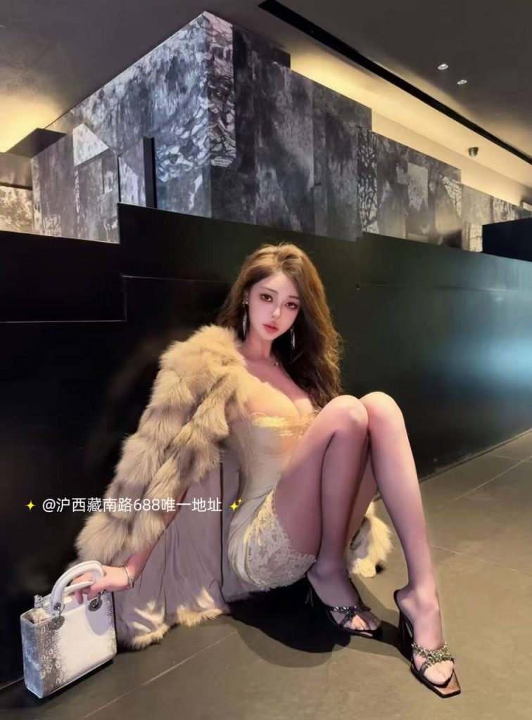 上海外围 美妆博主絕頂蜜桃臀 薄肌緊緻身材✨相关配图