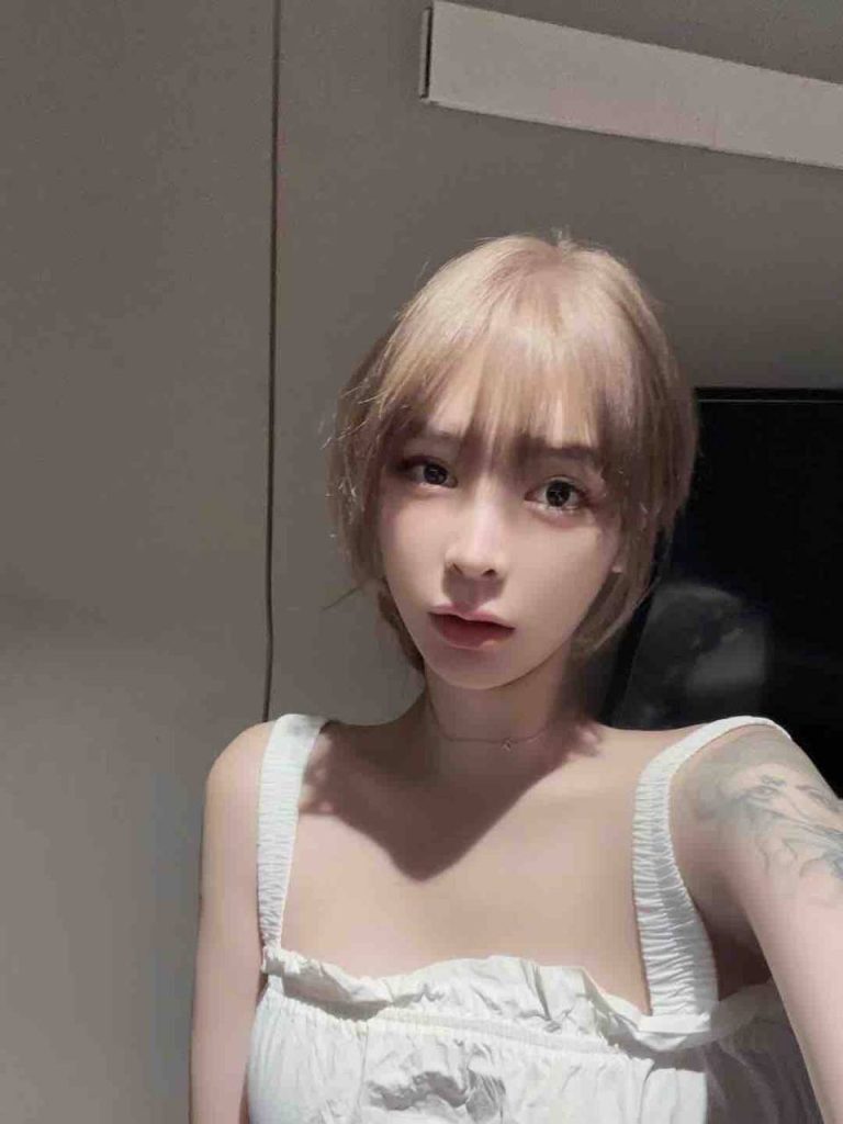 北京外围 03圈外女友 活泼开朗笑语盈盈相关配图