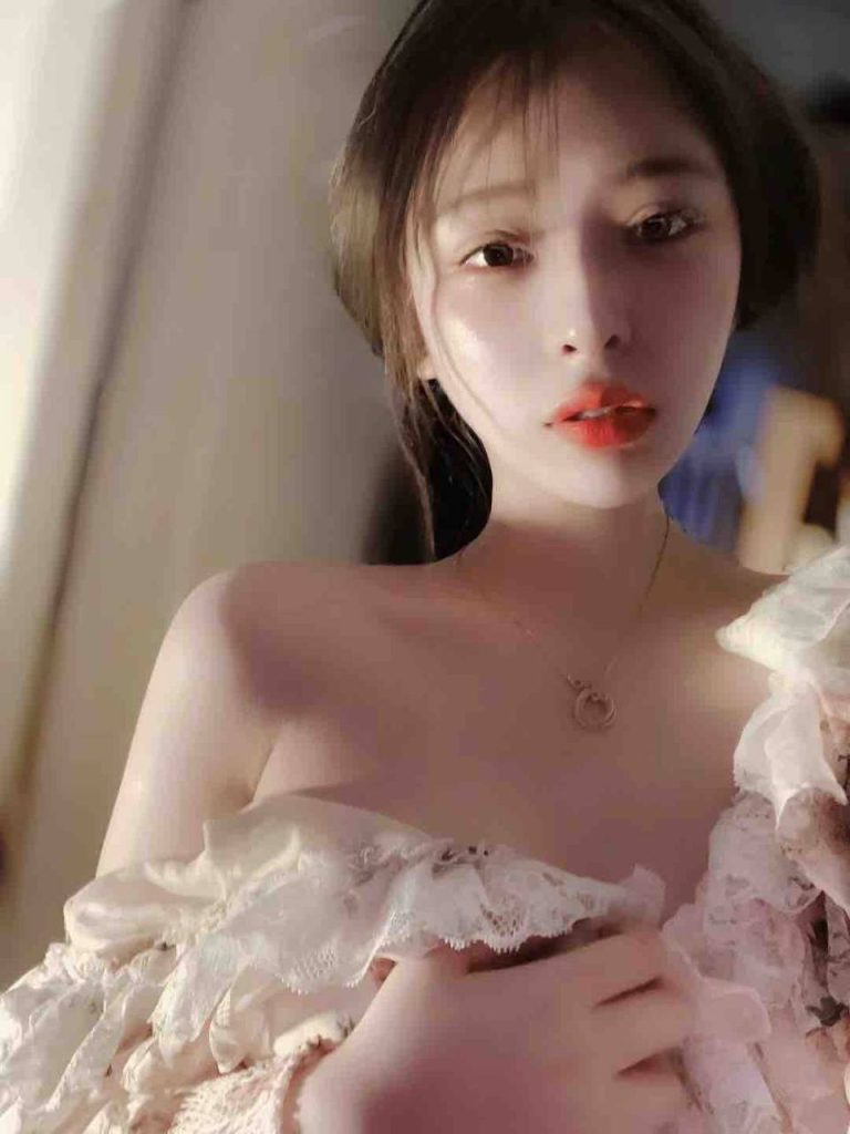 北京外围 03圈外女友 活泼开朗笑语盈盈相关配图