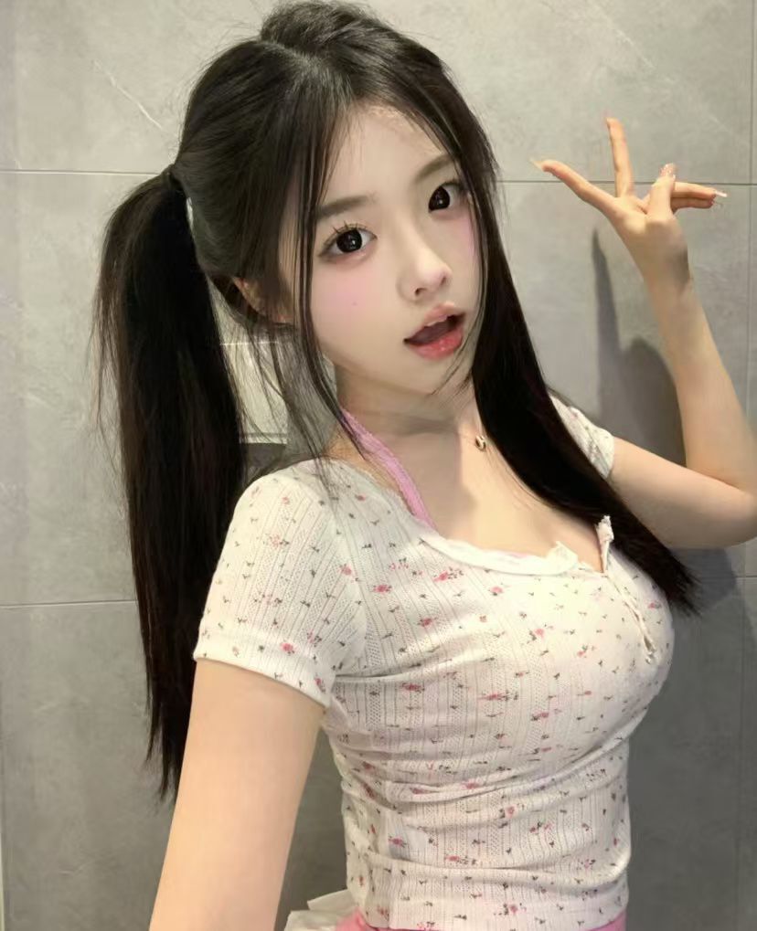 南京外围 06极品嫩妹 高颜值白小纯相关配图
