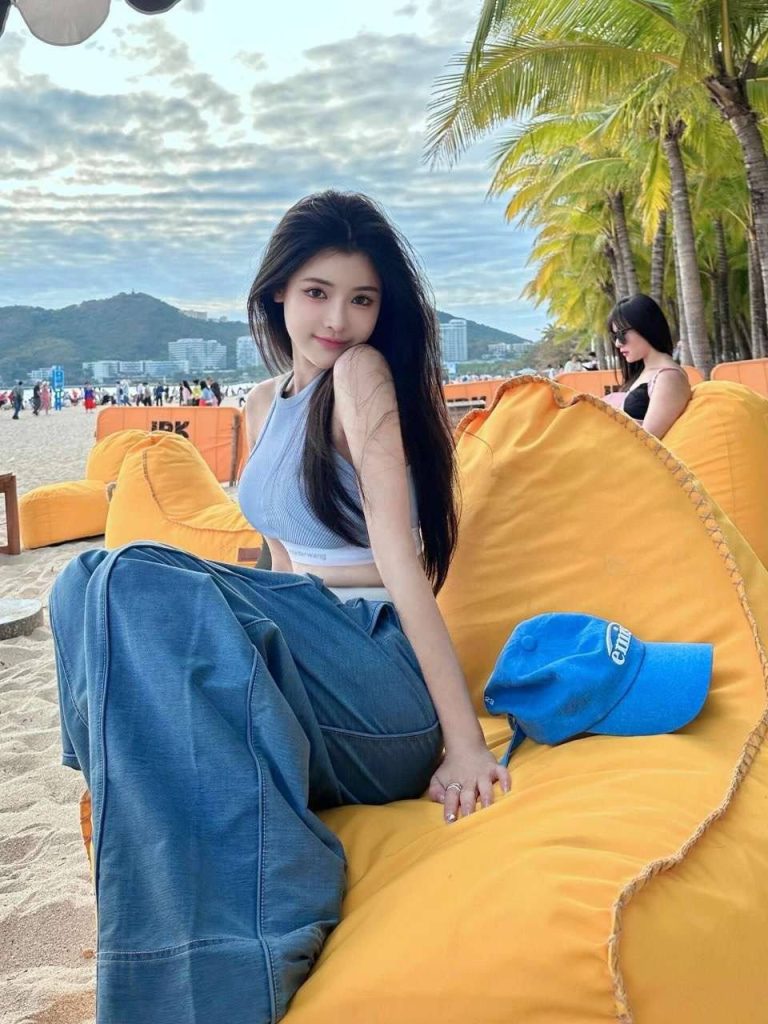 上海外围 175/C 童颜巨乳纯欲精致 声线甜美相关配图