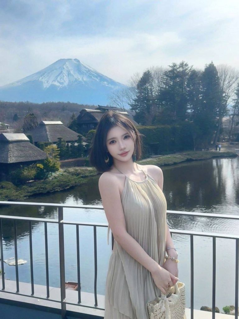 武汉外围 17/d 短发女孩性感又可爱相关配图