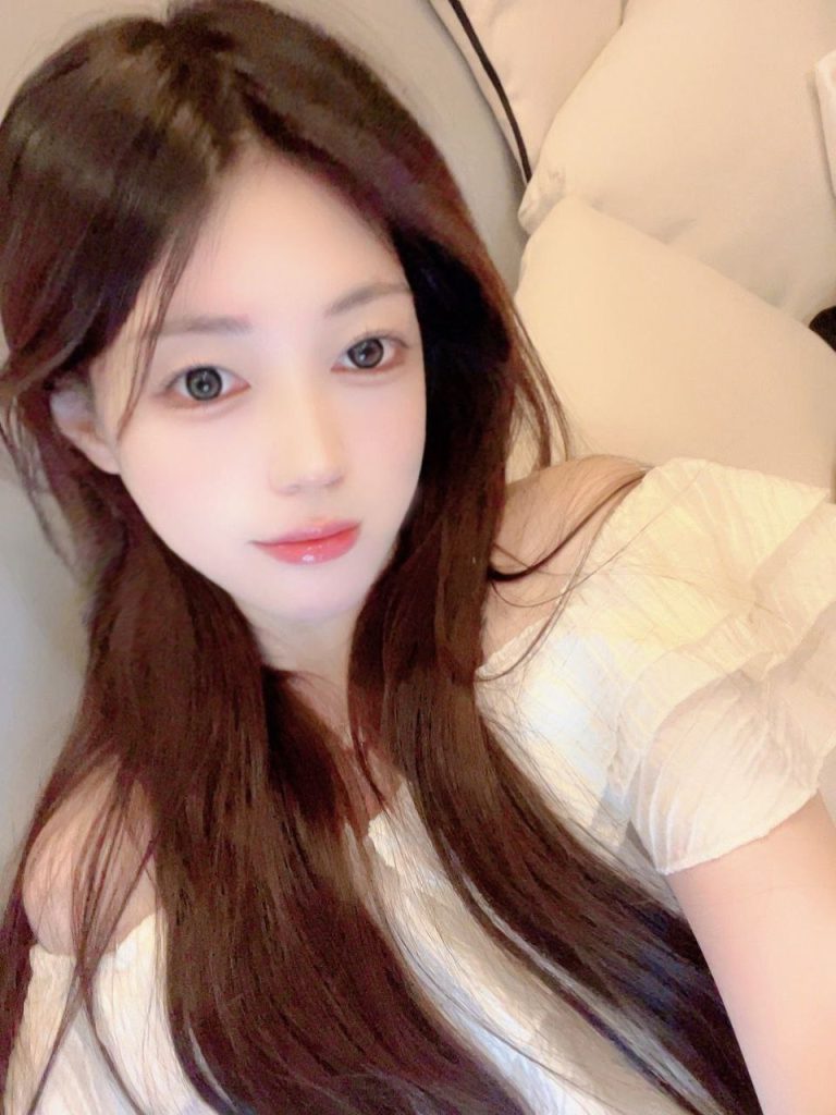广州外围 初恋款白小纯童颜巨乳,活泼可爱相关配图