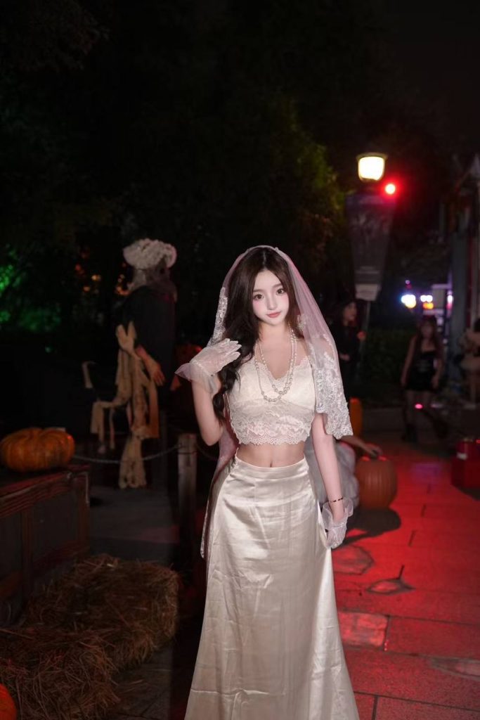 深圳外围 纯天然雪白巨乳大E慾辣魔女相关配图