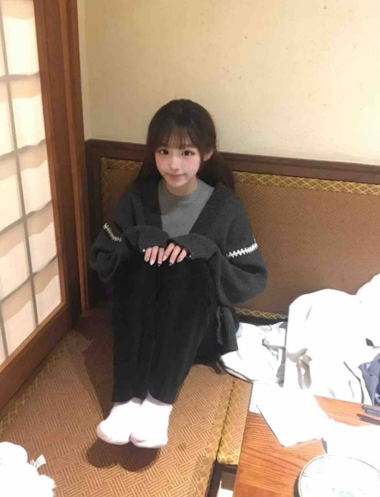 深圳外围 06小萝莉 40kg娇小可爱白幼瘦相关配图
