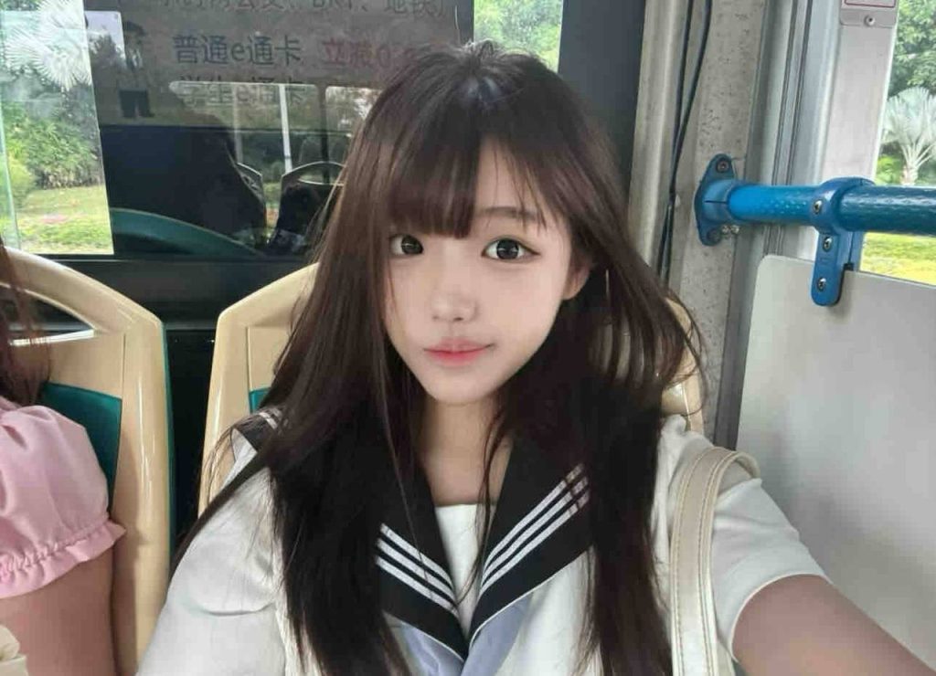 深圳外围 06小萝莉 40kg娇小可爱白幼瘦相关配图