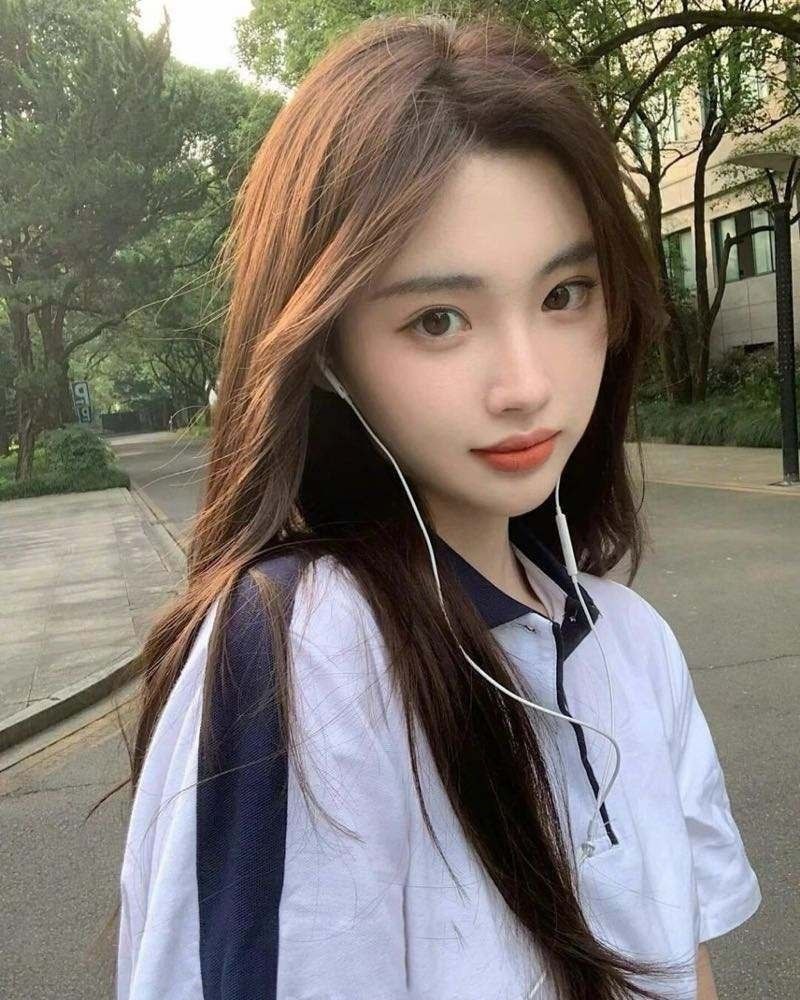 上海外围 清纯校花筷子腿高颜值温柔甜美