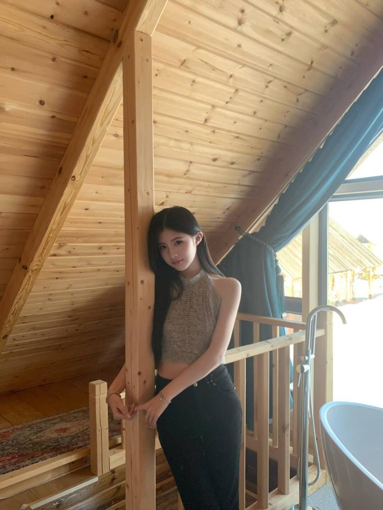 深圳外围 欲小红书网红🦜兼职氛围感美女相关配图