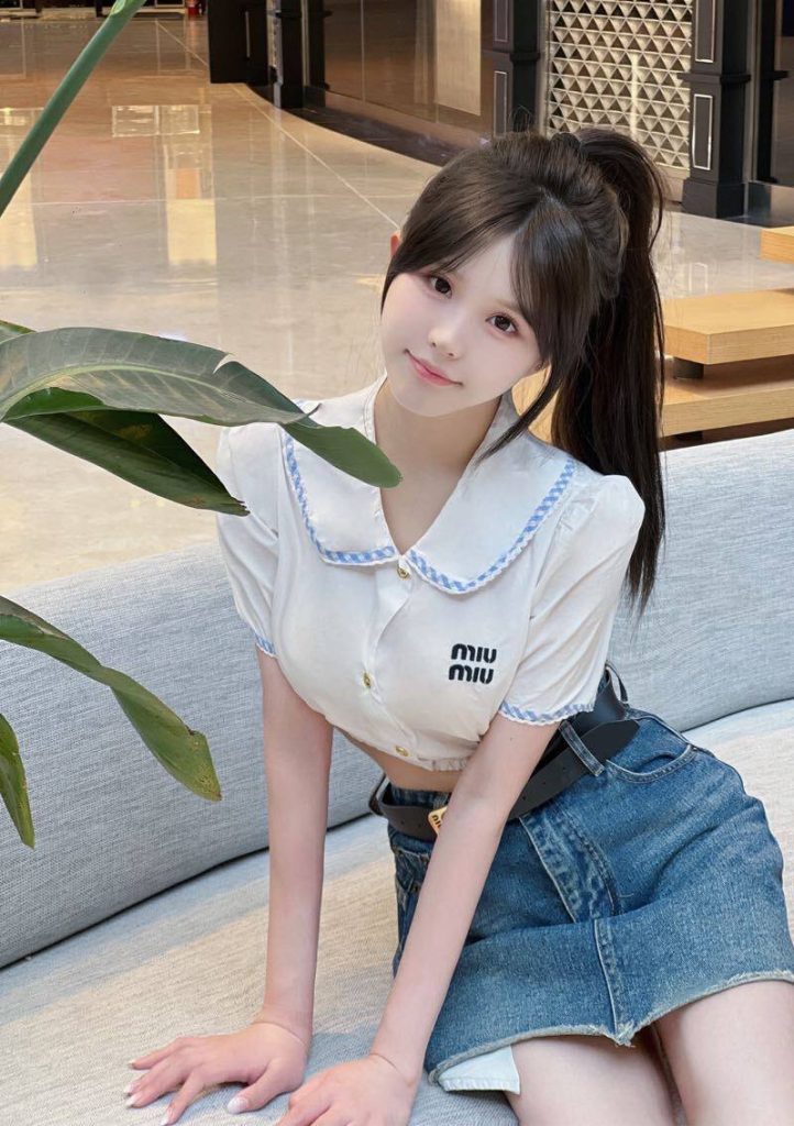 上海外围 纯气质氧气少女 童颜巨乳白小纯超可爱女友feel相关配图