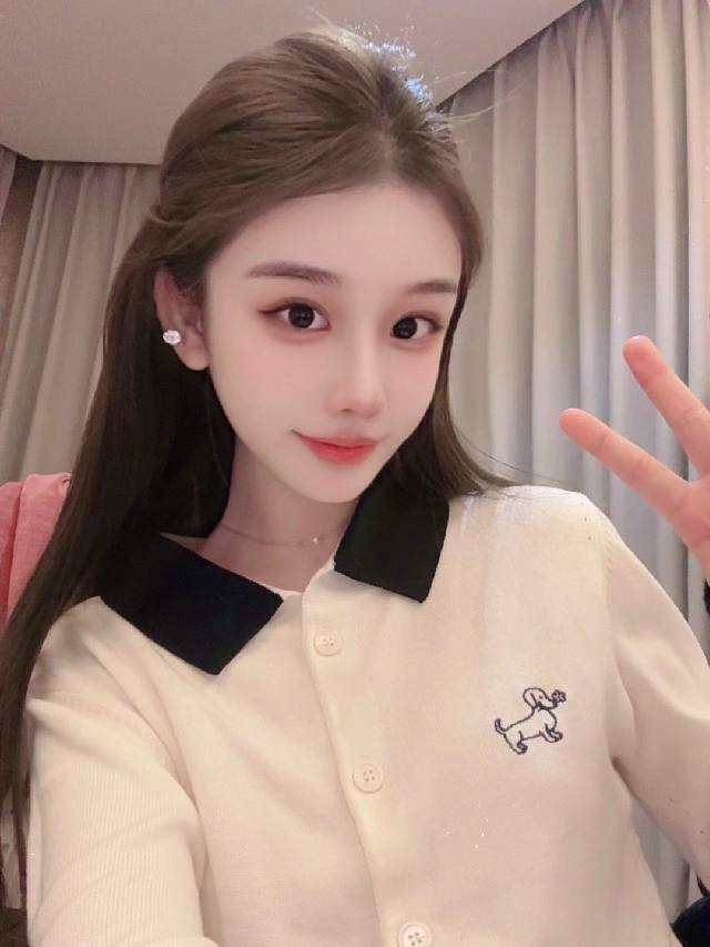 杭州外围 170/c天花板JK小纯 性格温柔白皙酥软相关配图