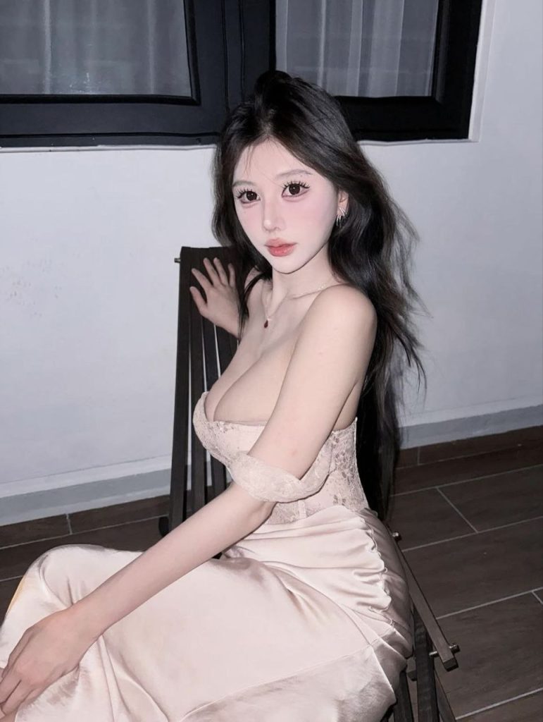北京外围 完美圈外女友 马甲线蜜桃臀漫画直腿 相关配图
