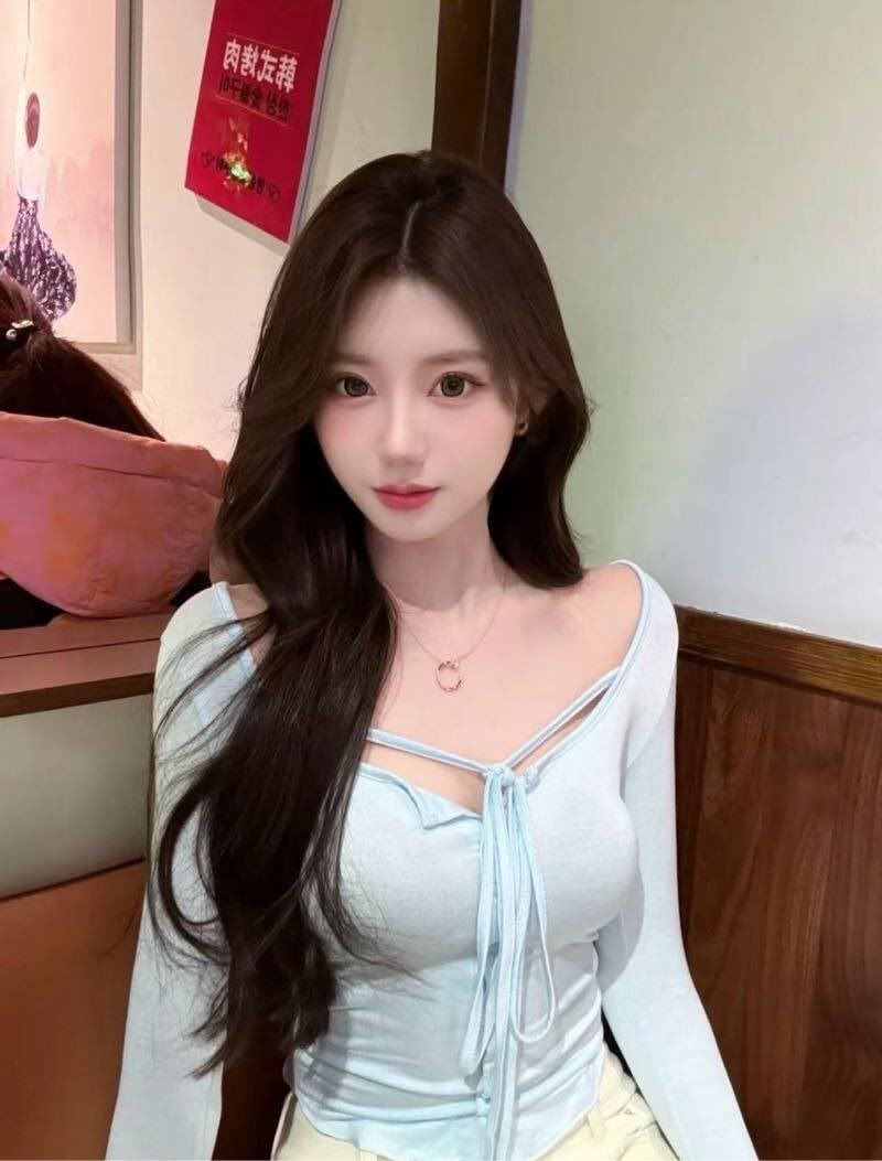 厦门外围 05年172/D 开朗活泼的小仙女兼职