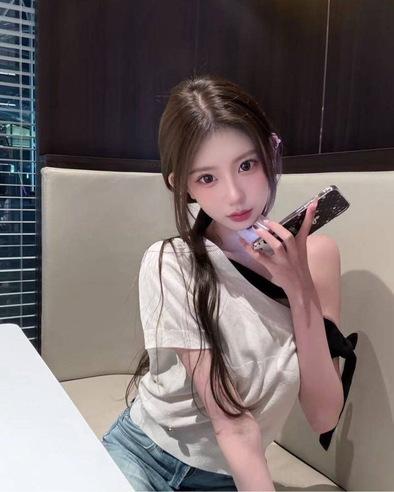 厦门外围 05年172/D 开朗活泼的小仙女兼职相关配图