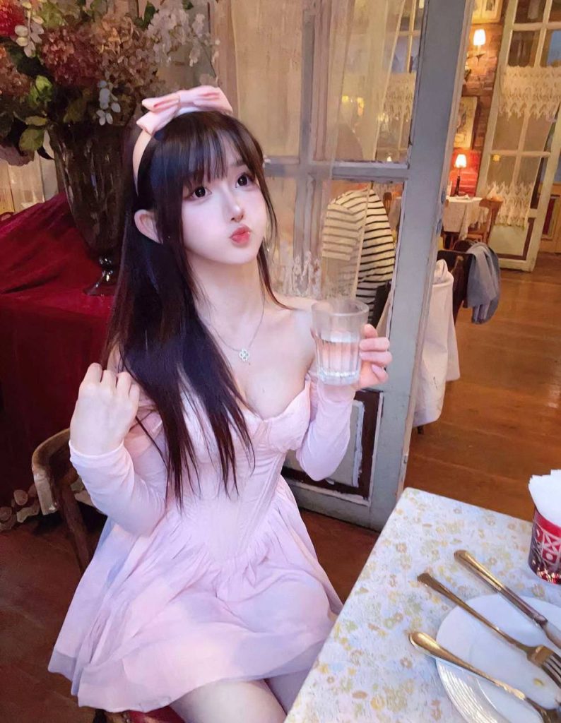 上海外围 清纯少女甜美萝莉 幼齿童颜少女相关配图