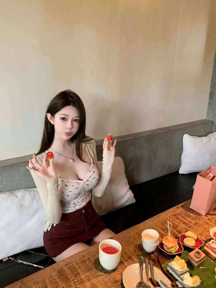 北京外围 朝阳纯欲网红 贴心小女友超级大长腿相关配图