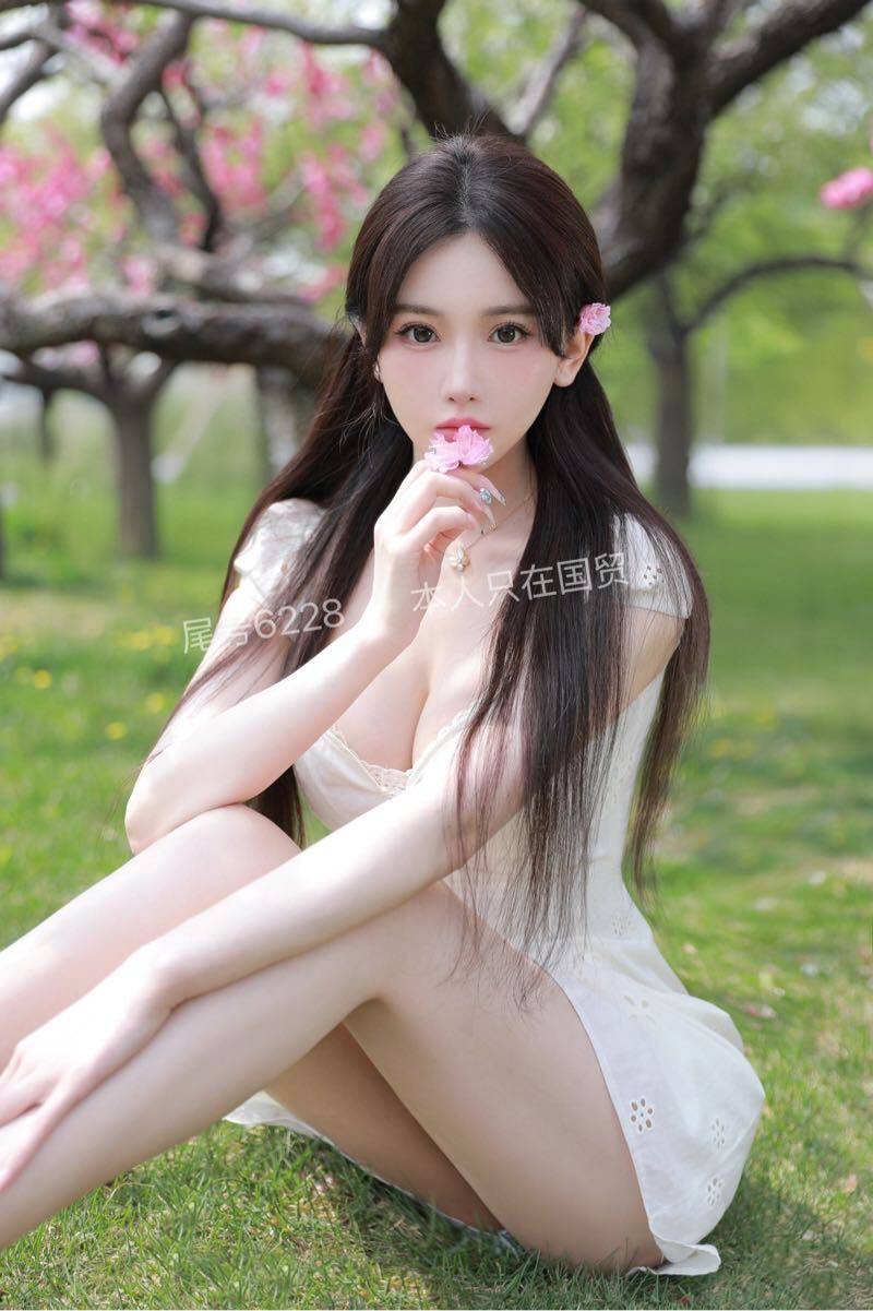 北京外围 174/D 19岁校花 一尺四腰 蜜桃臀🍑 纤细酒杯腿