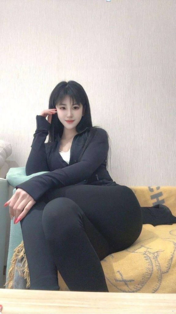长沙外围 172圈外女友 可纯可欲乖巧可爱相关配图