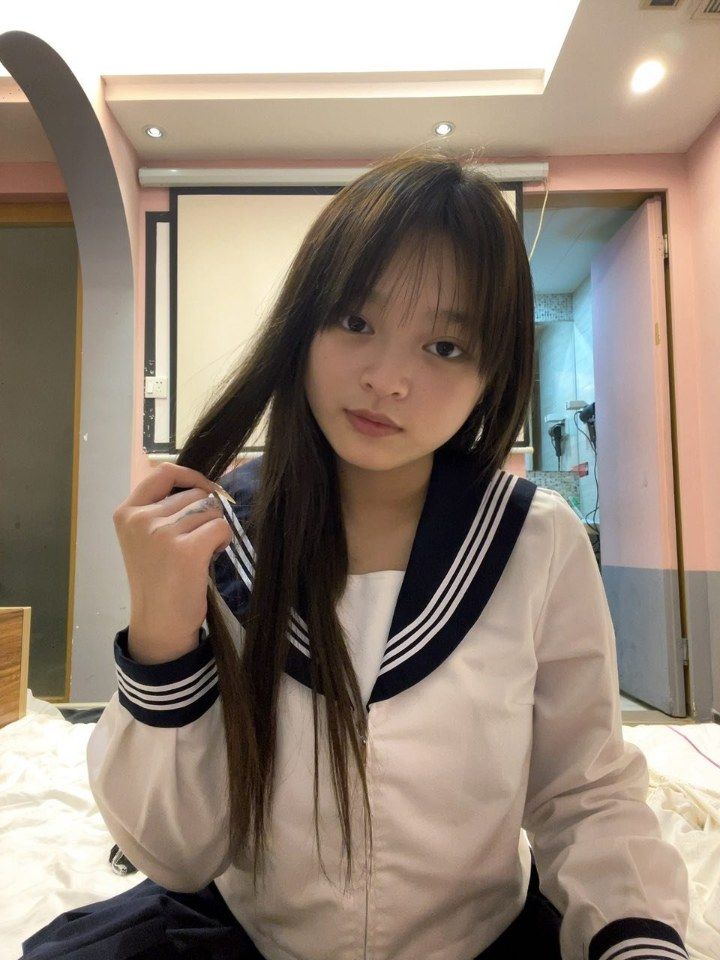 广州外围 天河中圈云小冉 18岁 小巧玲珑邻家小妹相关配图