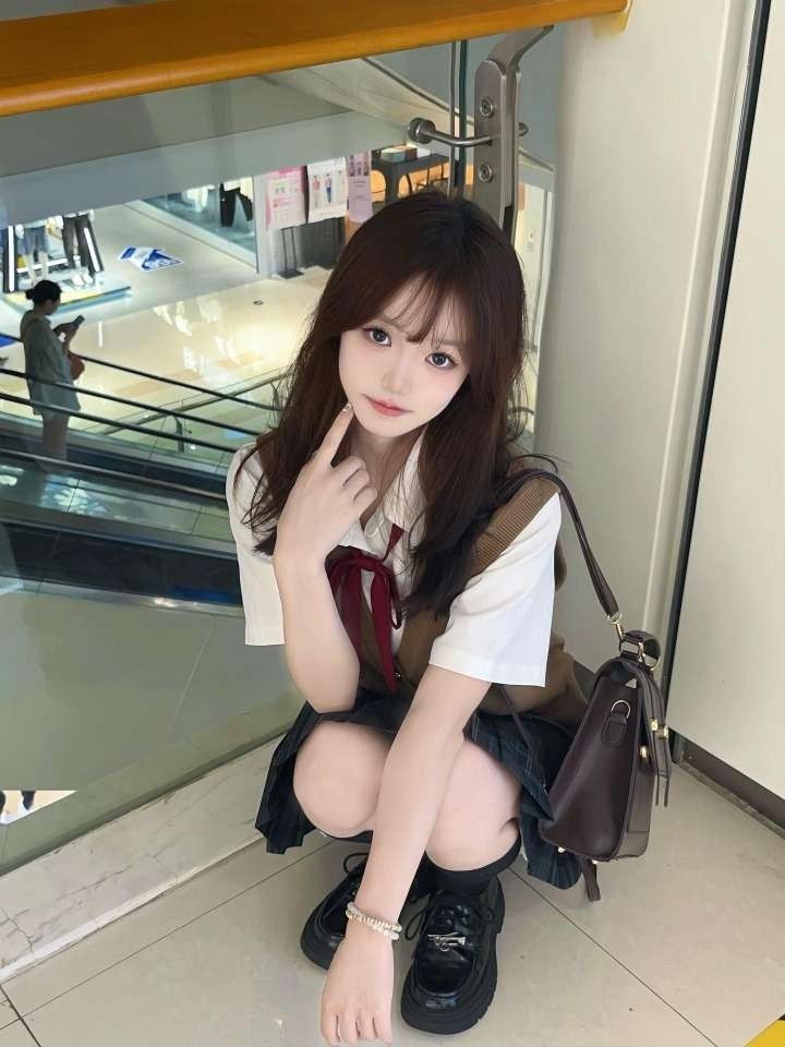 上海外围 上海中圈崽崽 07年肤白貌美会撒娇