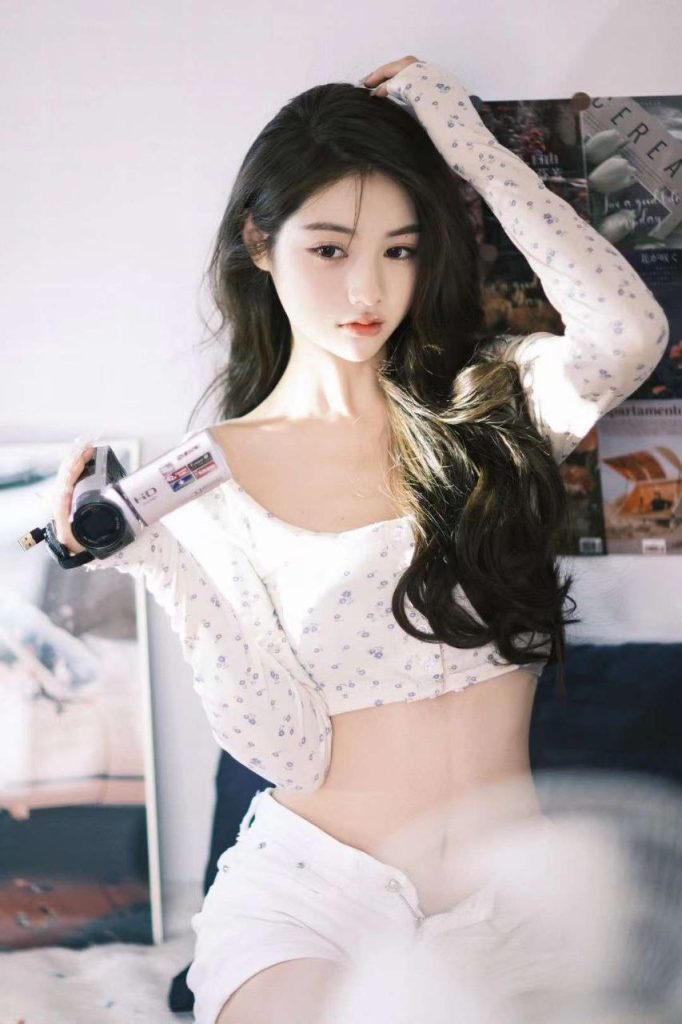 广州外围 02年音乐生兼职 165D 童颜巨乳性感小尤物相关配图