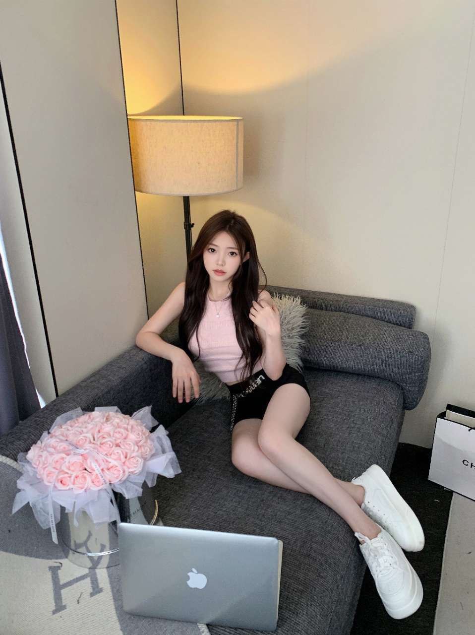 上海外围 06学妹首次下海自带少女体香 声音甜美 