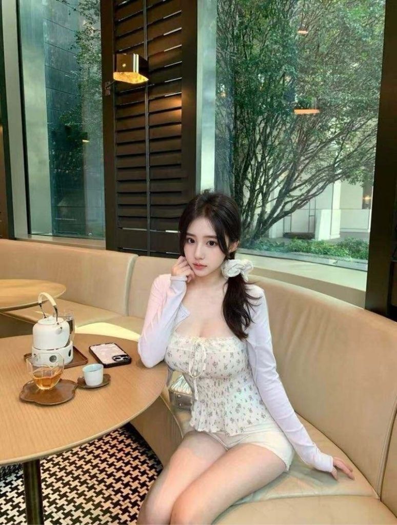 深圳外围 170/C贴心小女友 全身无赘肉 S型身材 大长腿相关配图