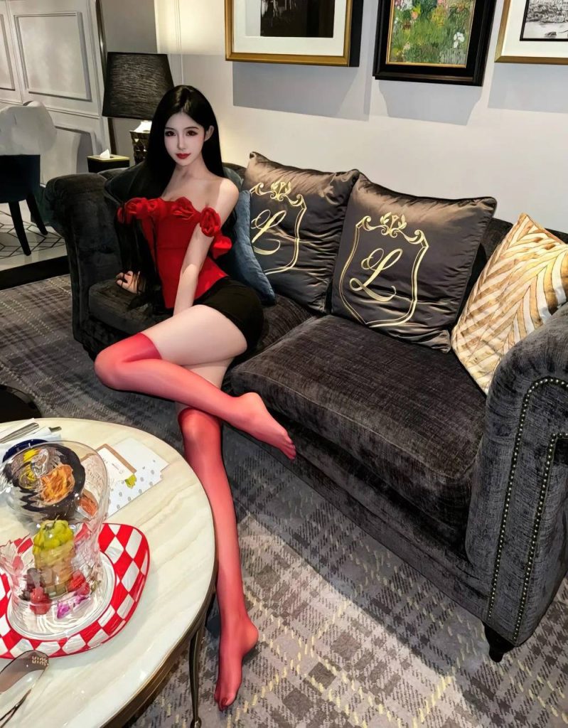 广州外围 175G超模 真实T台模特完美九头身宝藏女孩相关配图