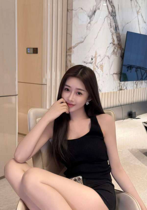 广州外围 168高白纯五官精致声音甜美