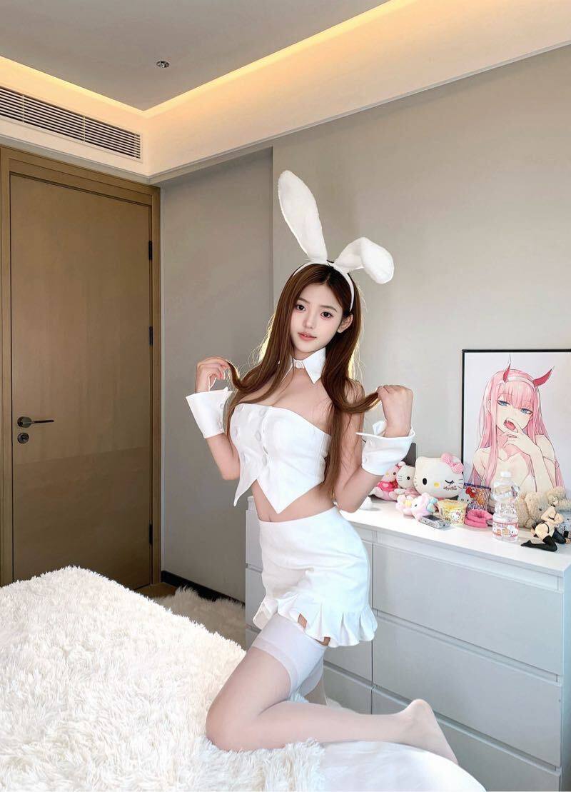 深圳外围 05纯欲小仙女 极致反差百变小精灵