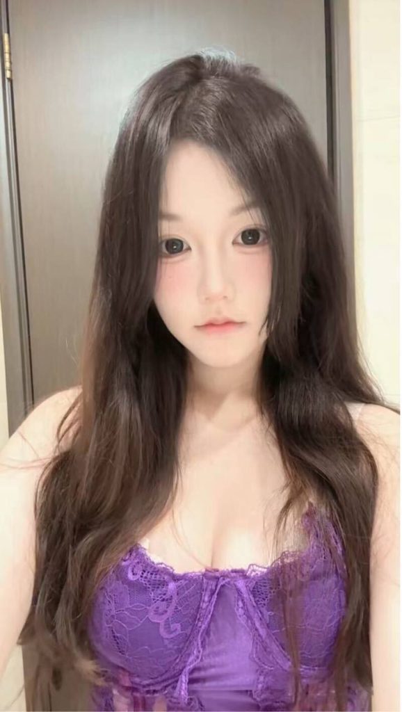 深圳外围 清纯校花大二在读反差感觉极强相关配图