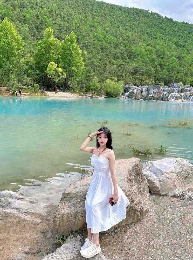 沈阳外围 05年艺术生在校甜妹兼职