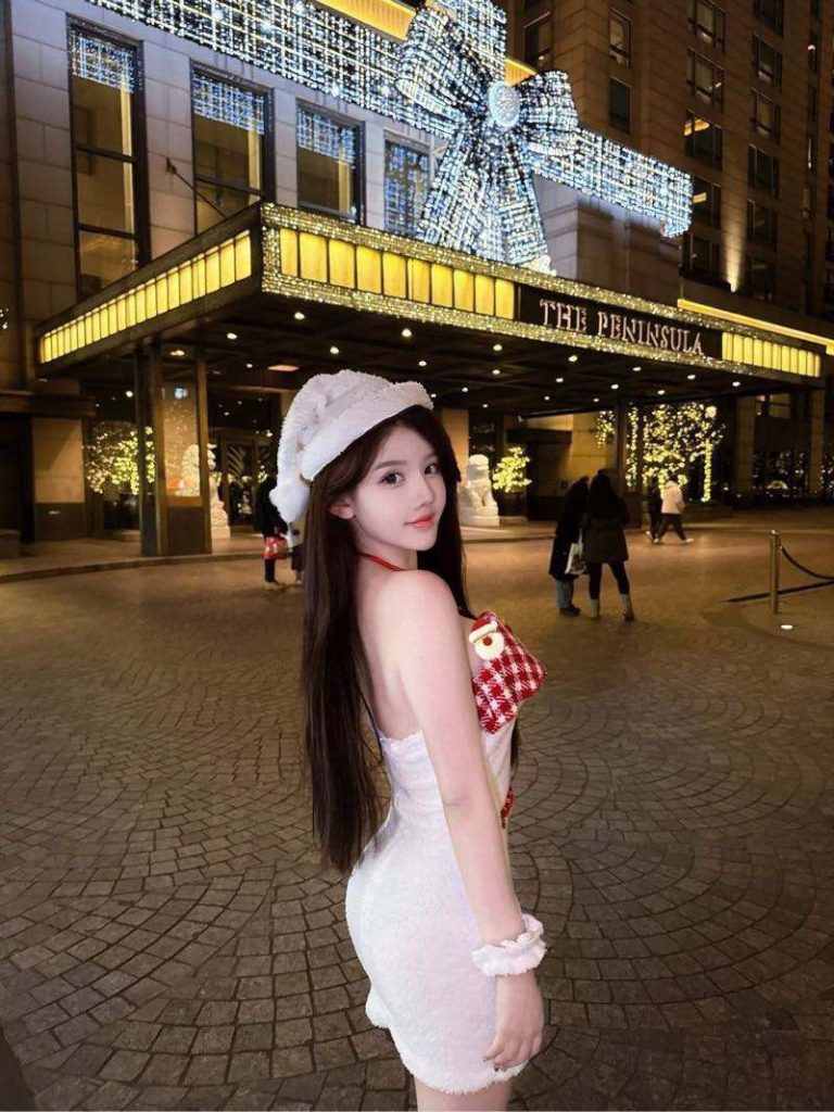 上海外围 05年戏剧学院舞蹈生兼职 童颜巨乳活泼可爱相关配图