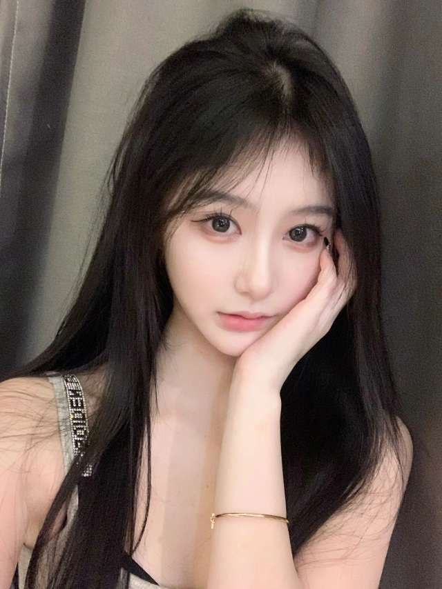 成都外围 04年在校生兼职 洋气甜妹 温柔可人