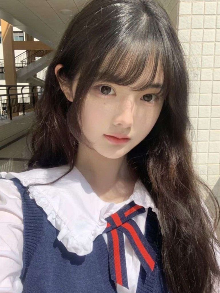 成都外围 165jk小萝莉 性格乖脾气好相关配图