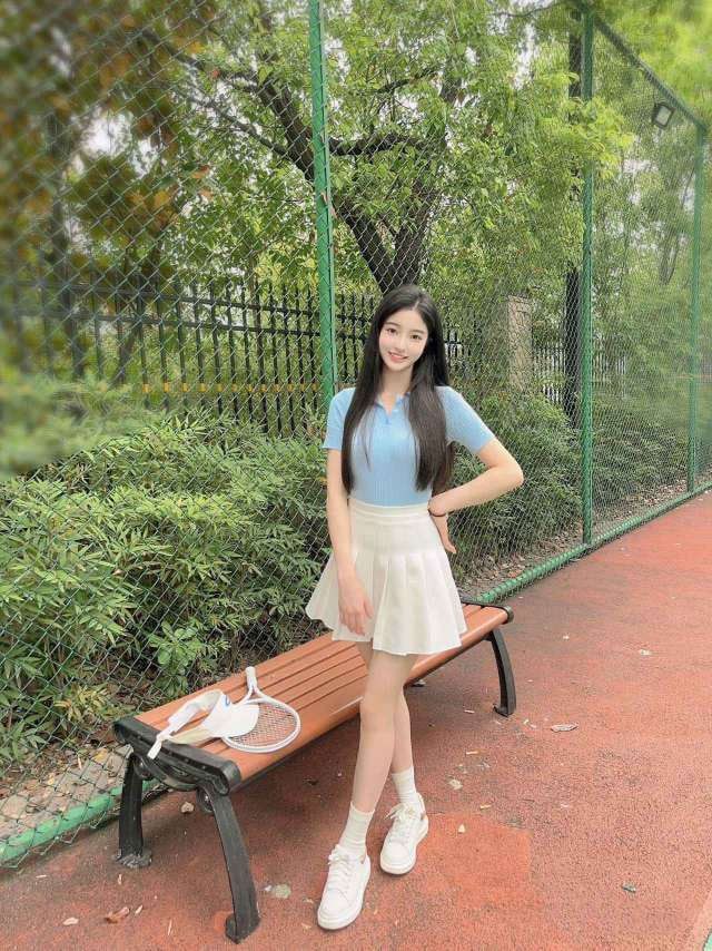 重庆外围 05学妹极品白小纯