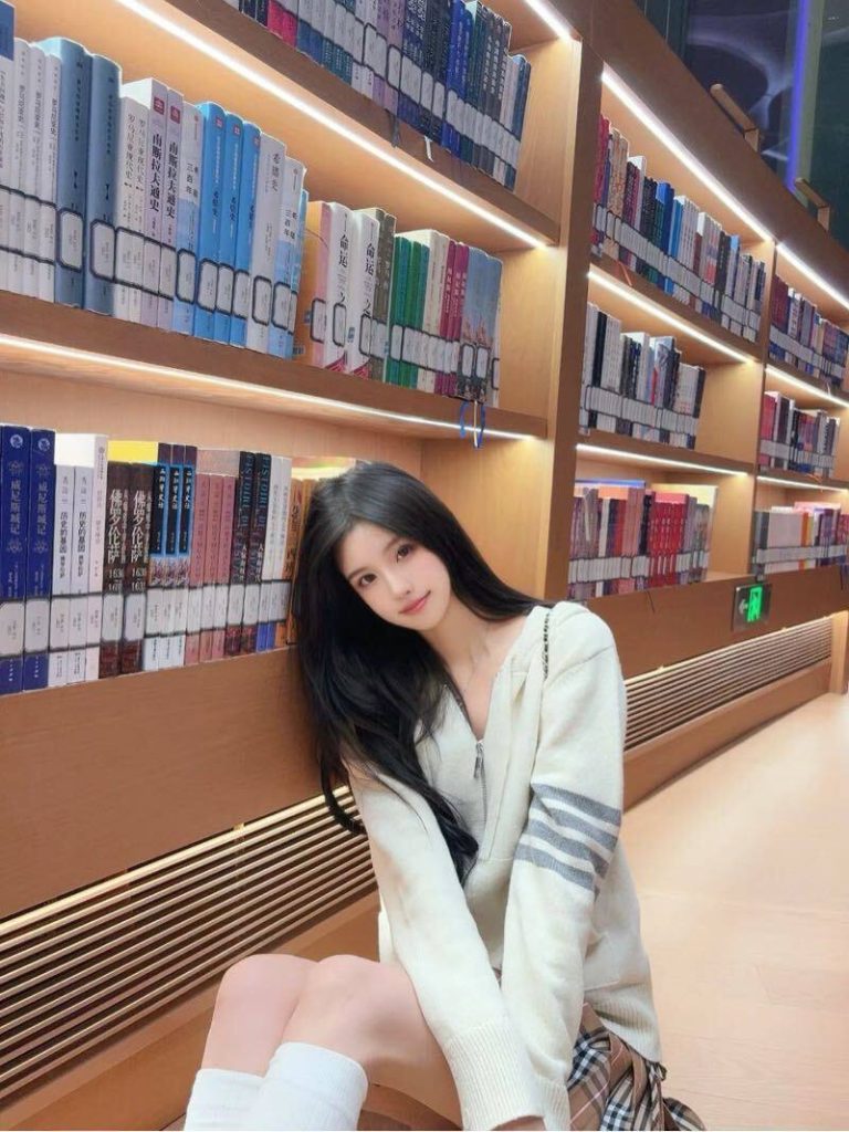西安外围 05学妹兼职 校园风女友 青春感十足相关配图