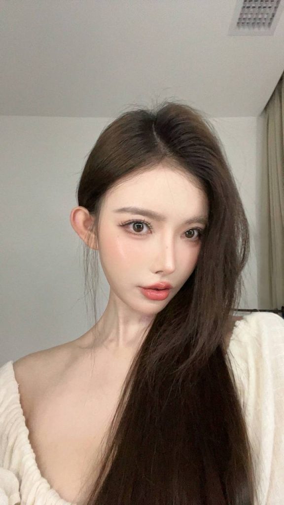 广州外围 圈外女友兼职 03年童颜巨乳 乖巧可爱款相关配图