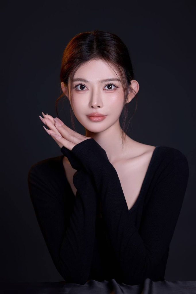 广州外围 圈外女友兼职 03年童颜巨乳 乖巧可爱款相关配图